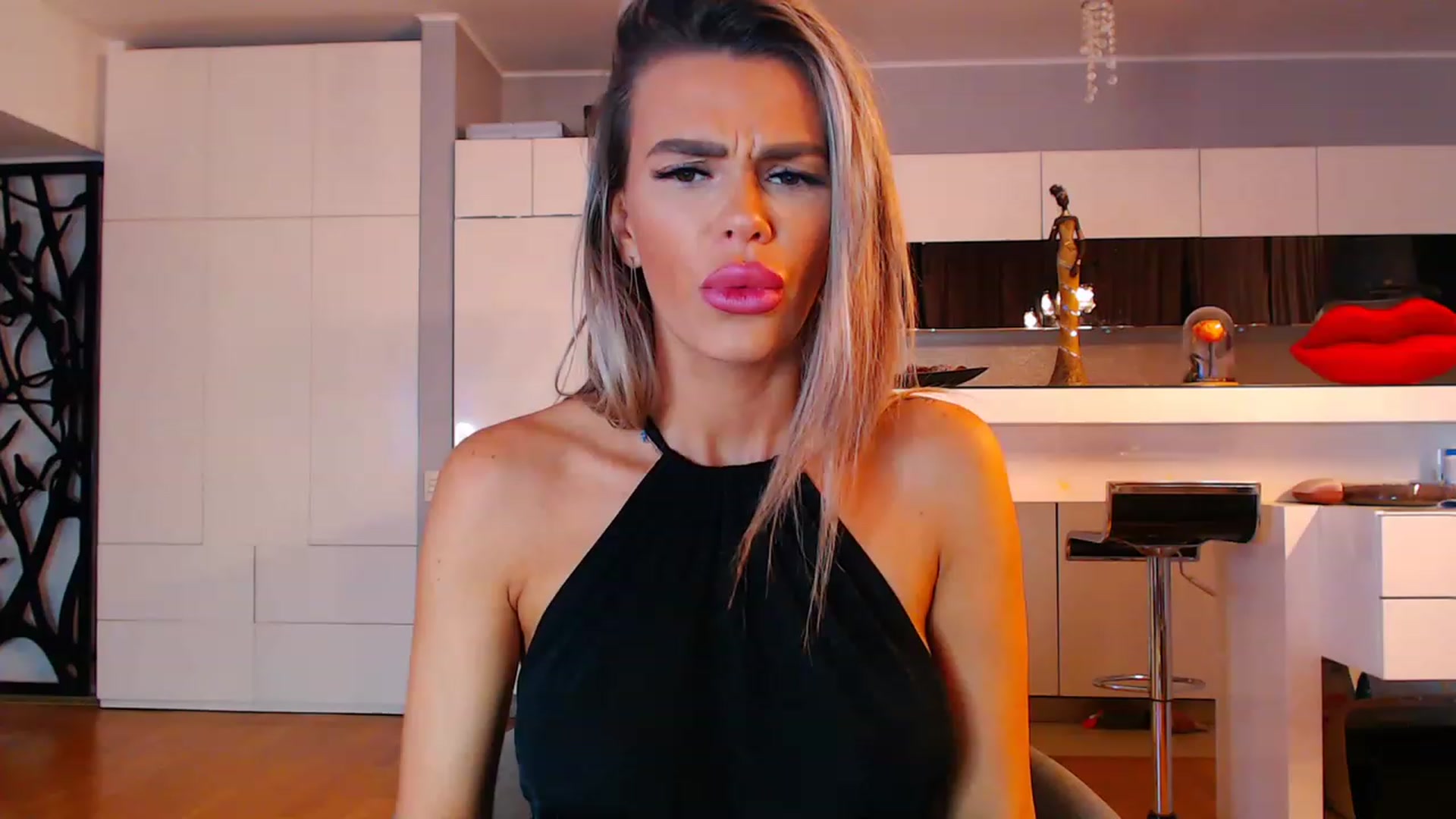 D_y_y video thumbnail