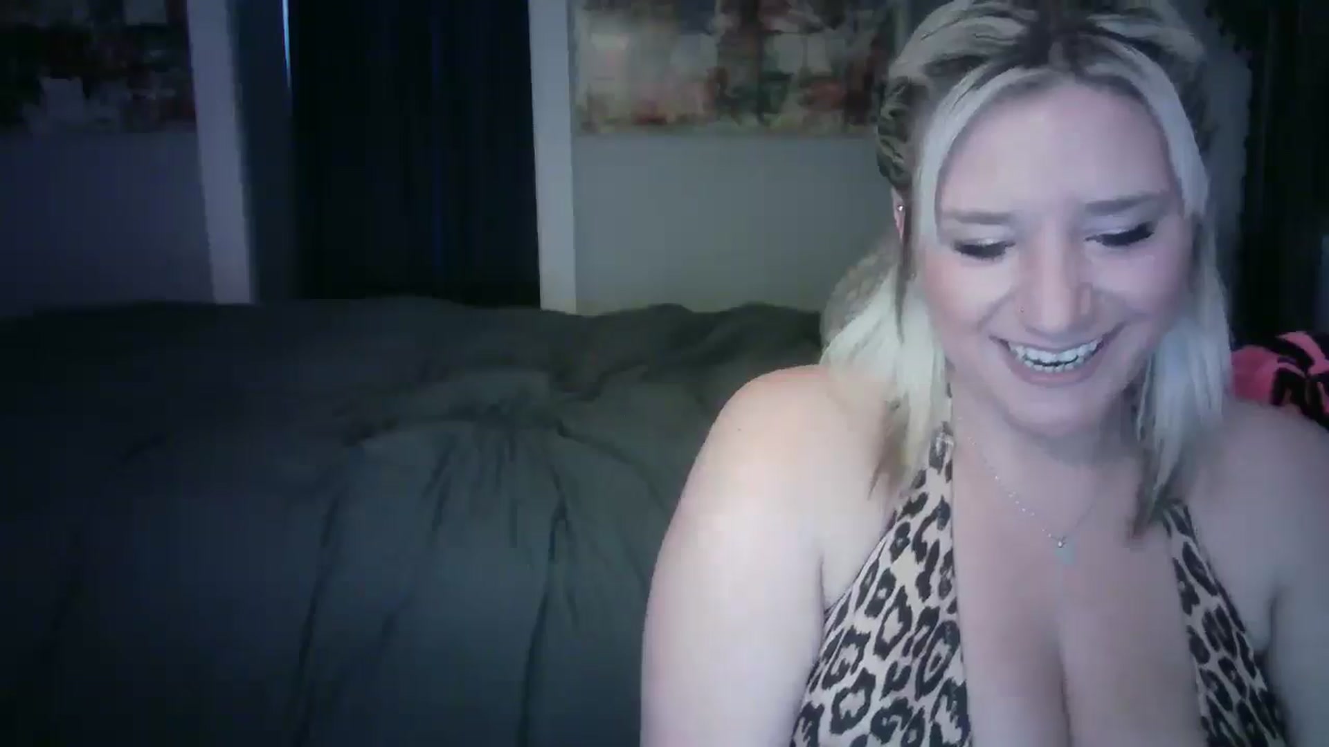 LusciousLindz video thumbnail