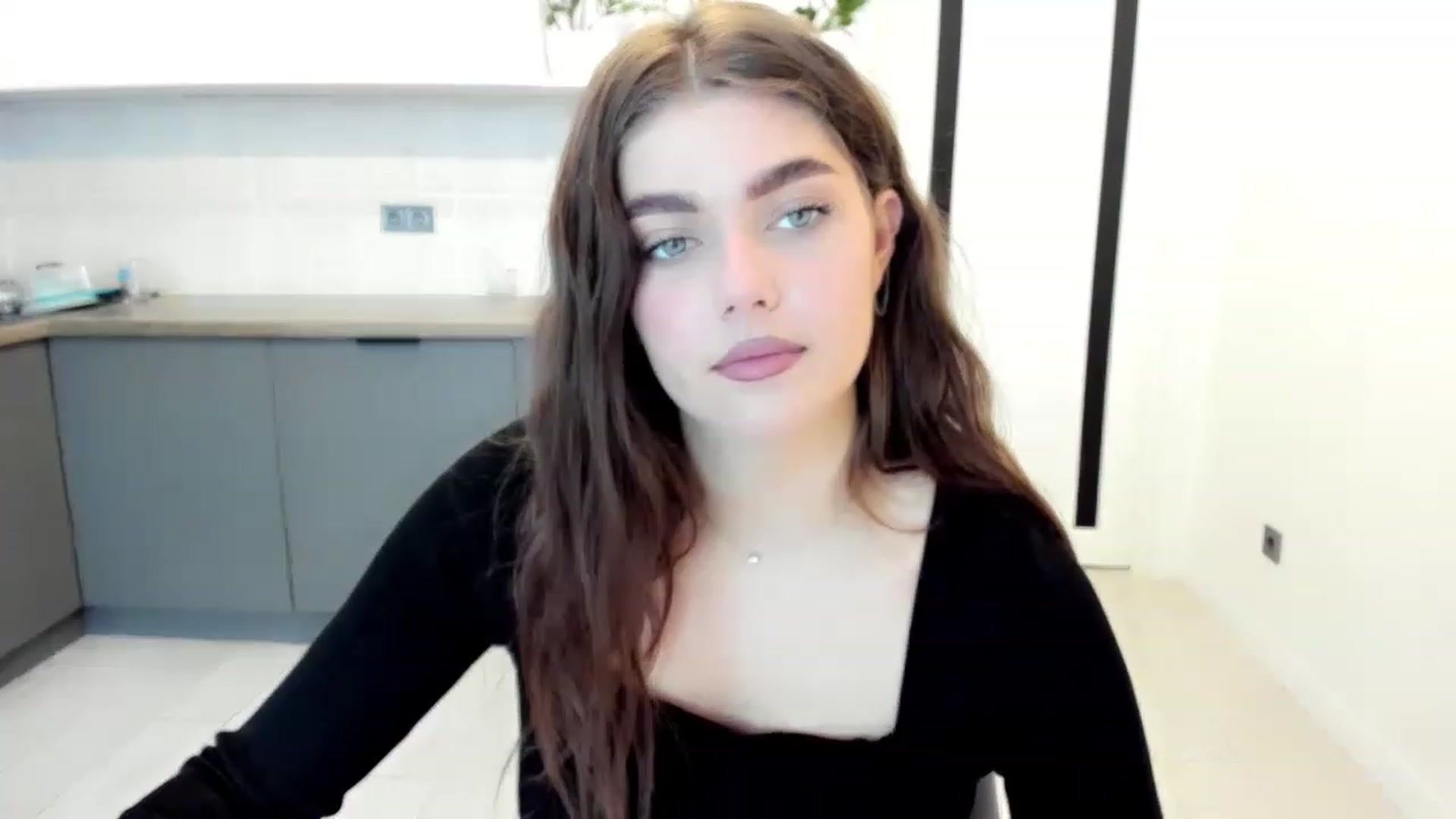 VickiVong video thumbnail