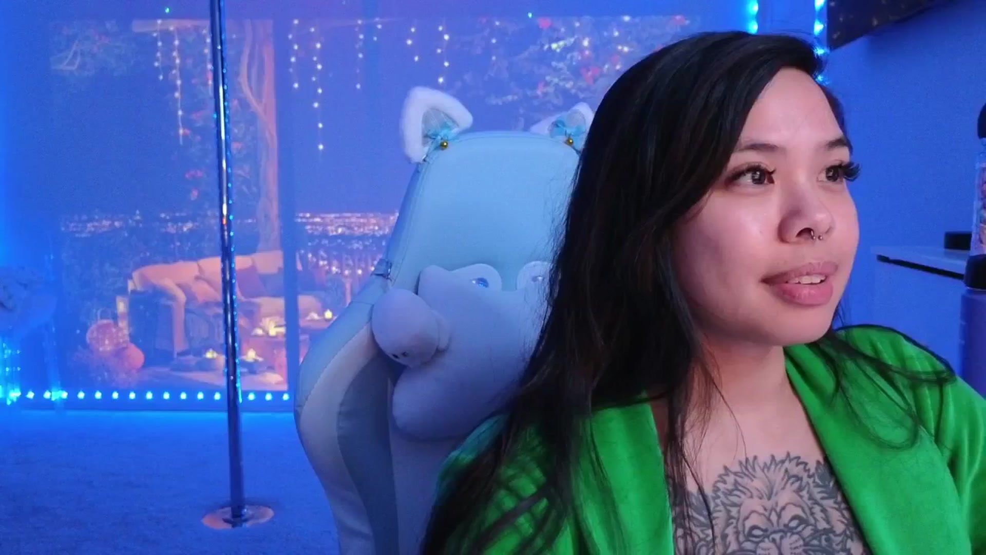 dolllface video thumbnail