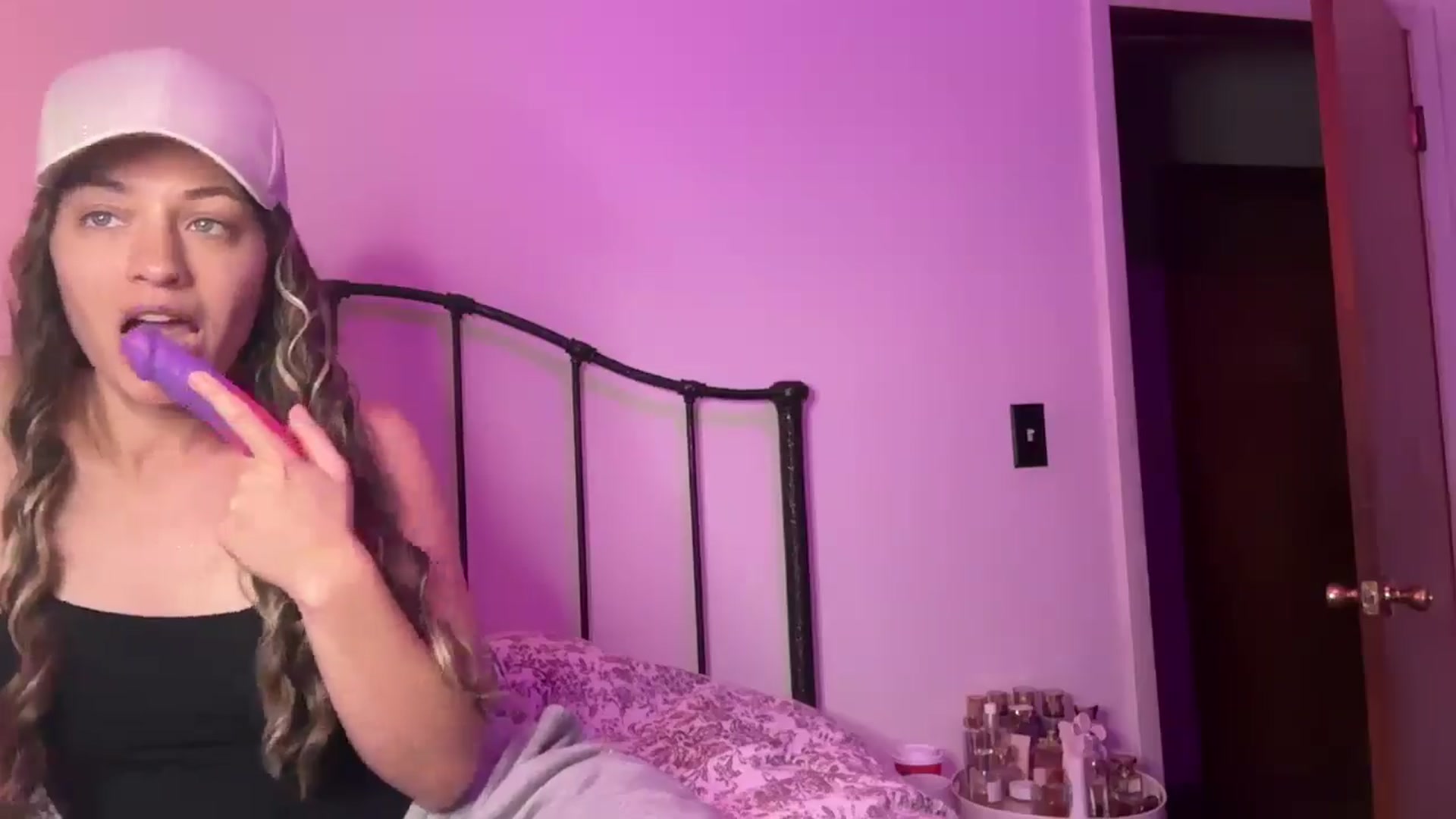 cassandracane video thumbnail