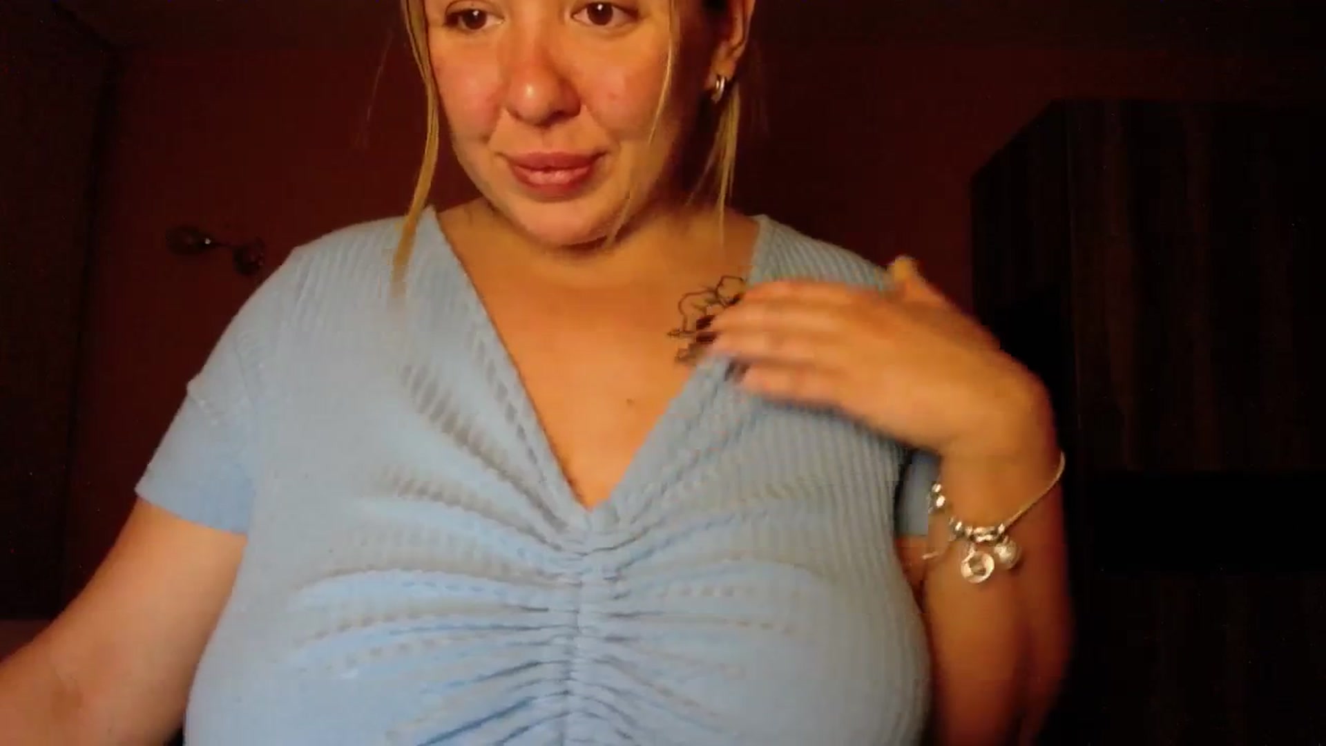 VCutiexx video thumbnail