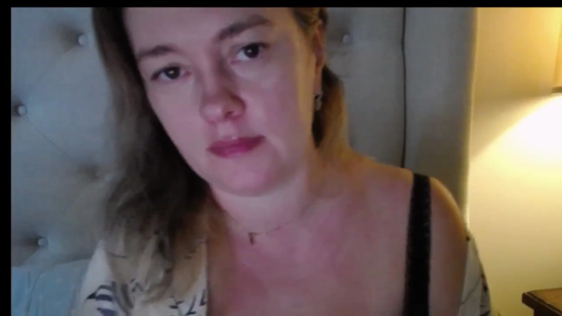 J0llye video thumbnail