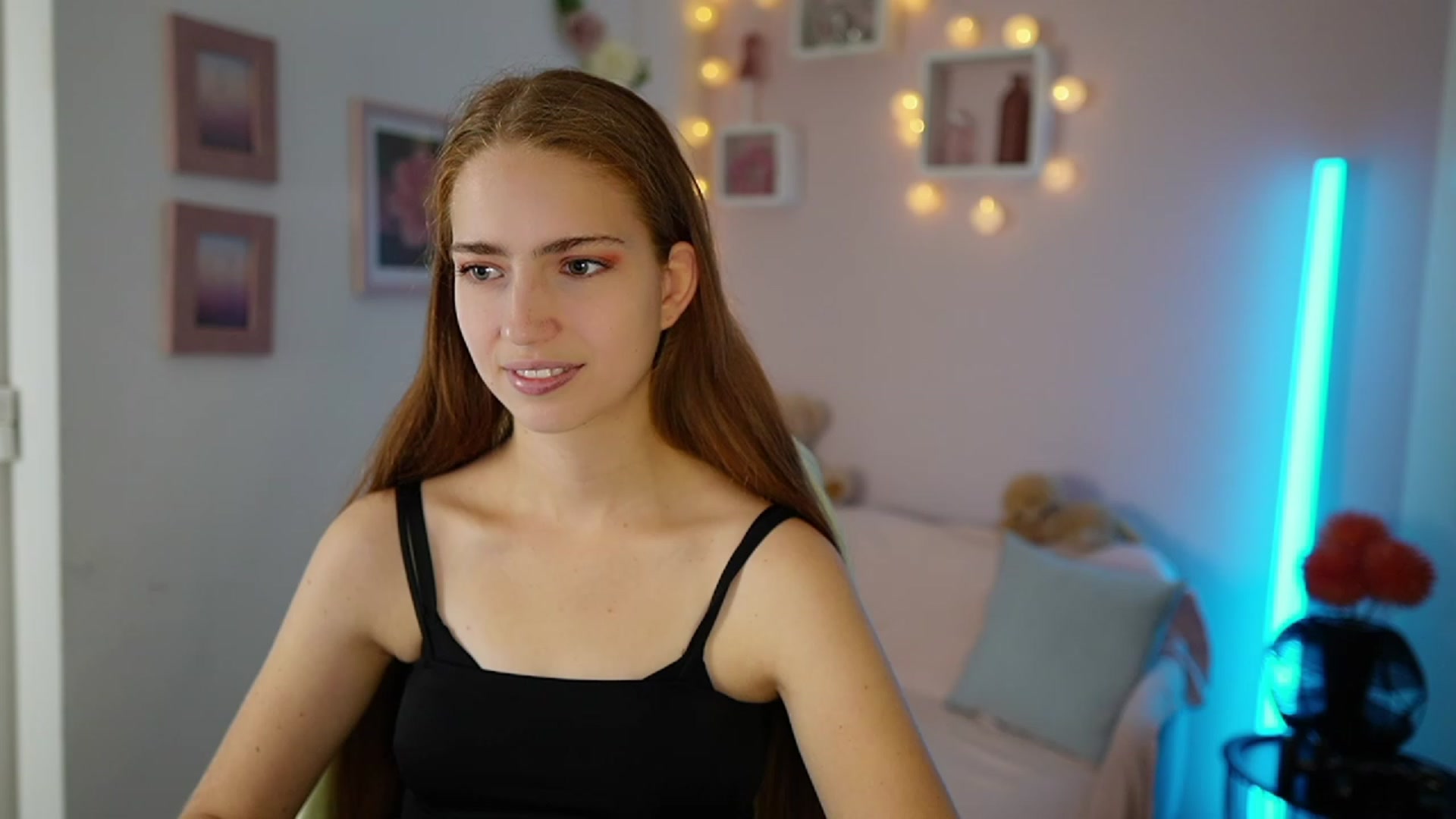 Naomi_Woods18 video thumbnail