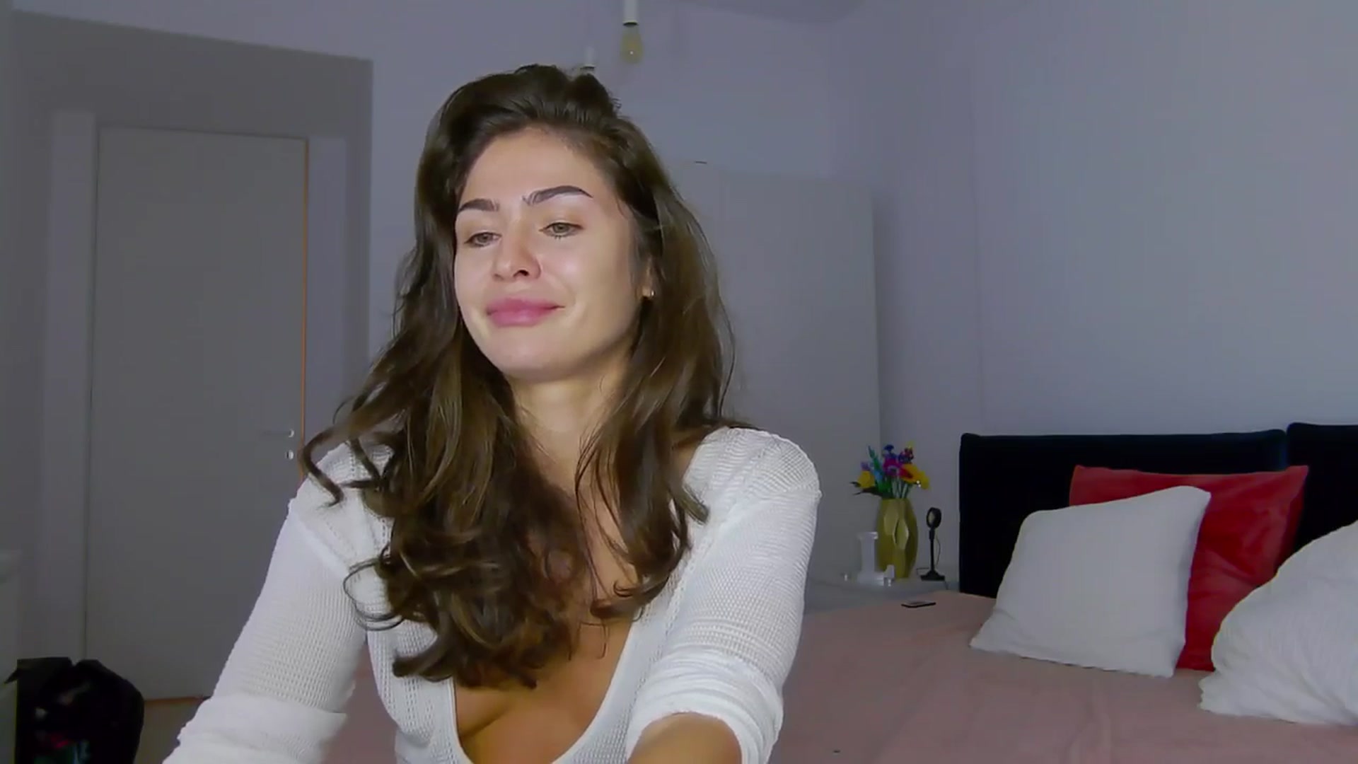 NaiaaBee video thumbnail