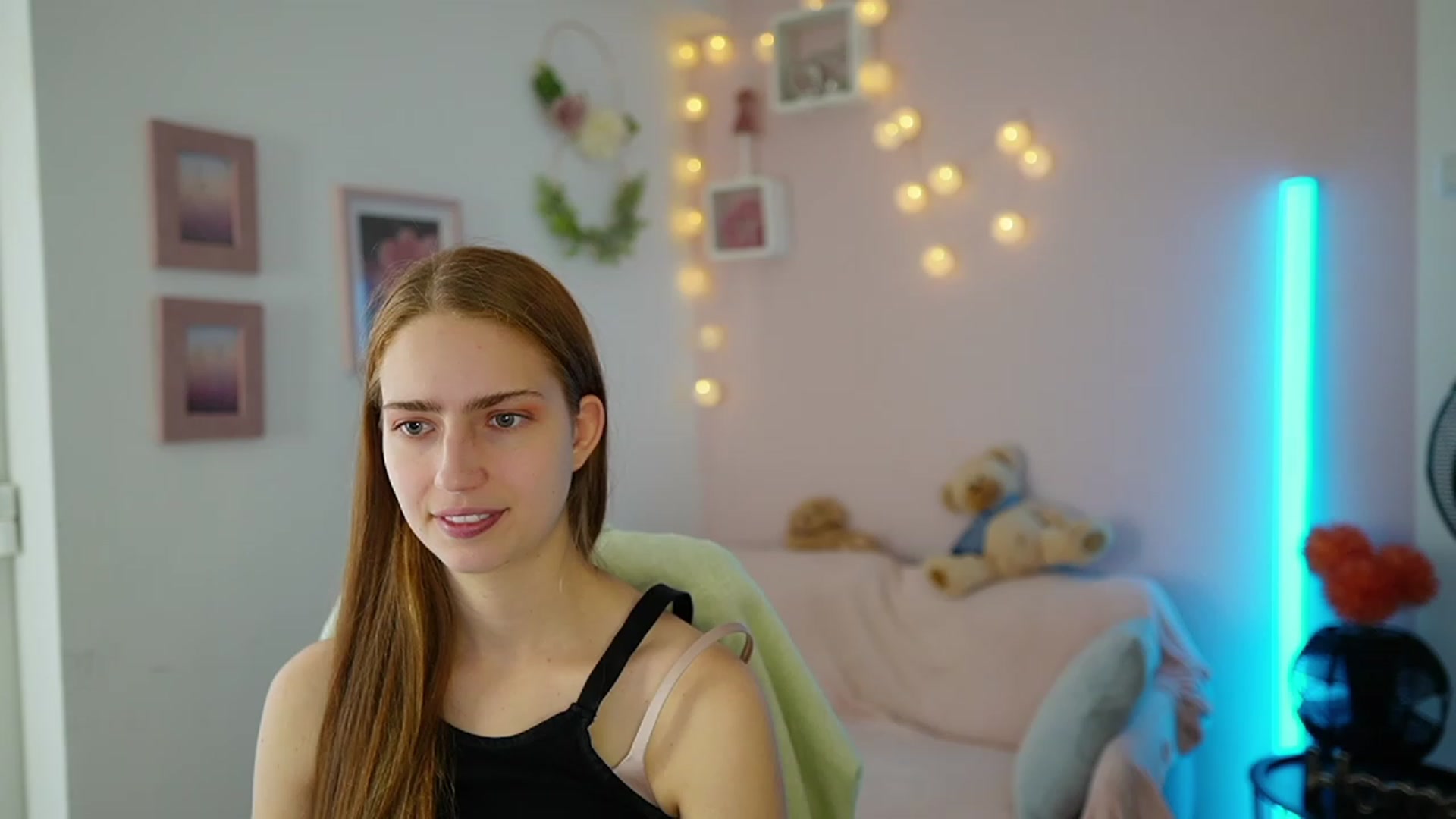 Naomi_Woods18 video thumbnail
