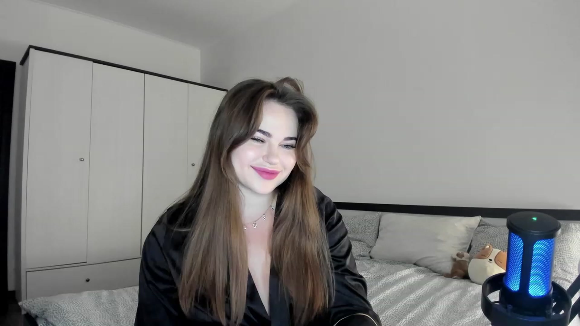 BeeTheQueen video thumbnail