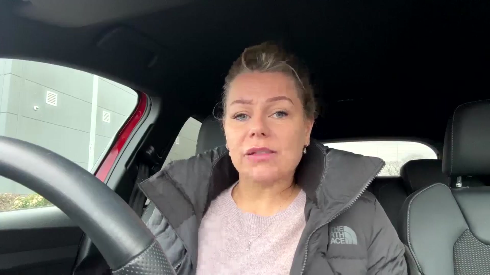 LarasDen video thumbnail