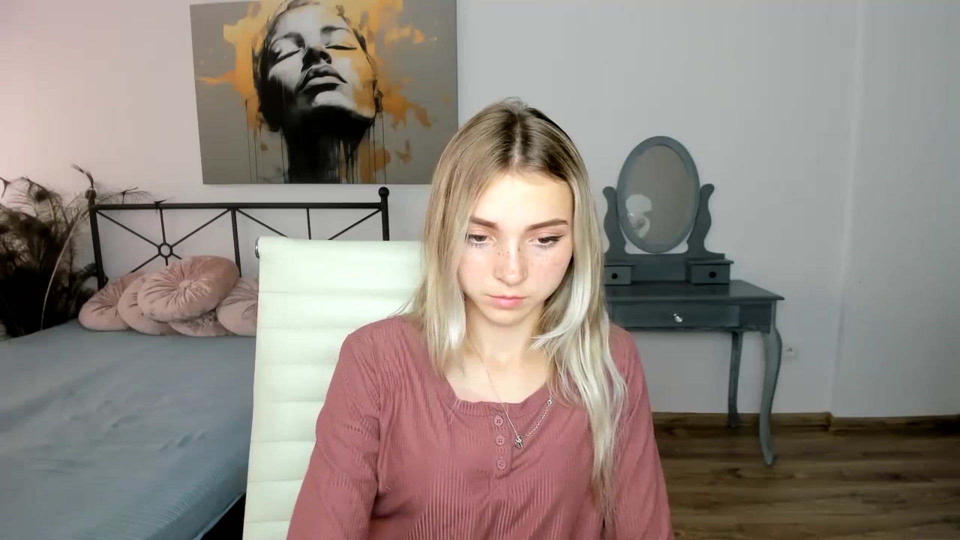 Daisyy video thumbnail