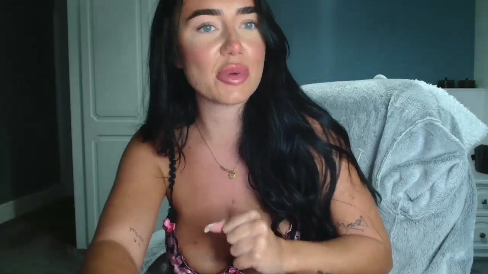ElleBloom video thumbnail
