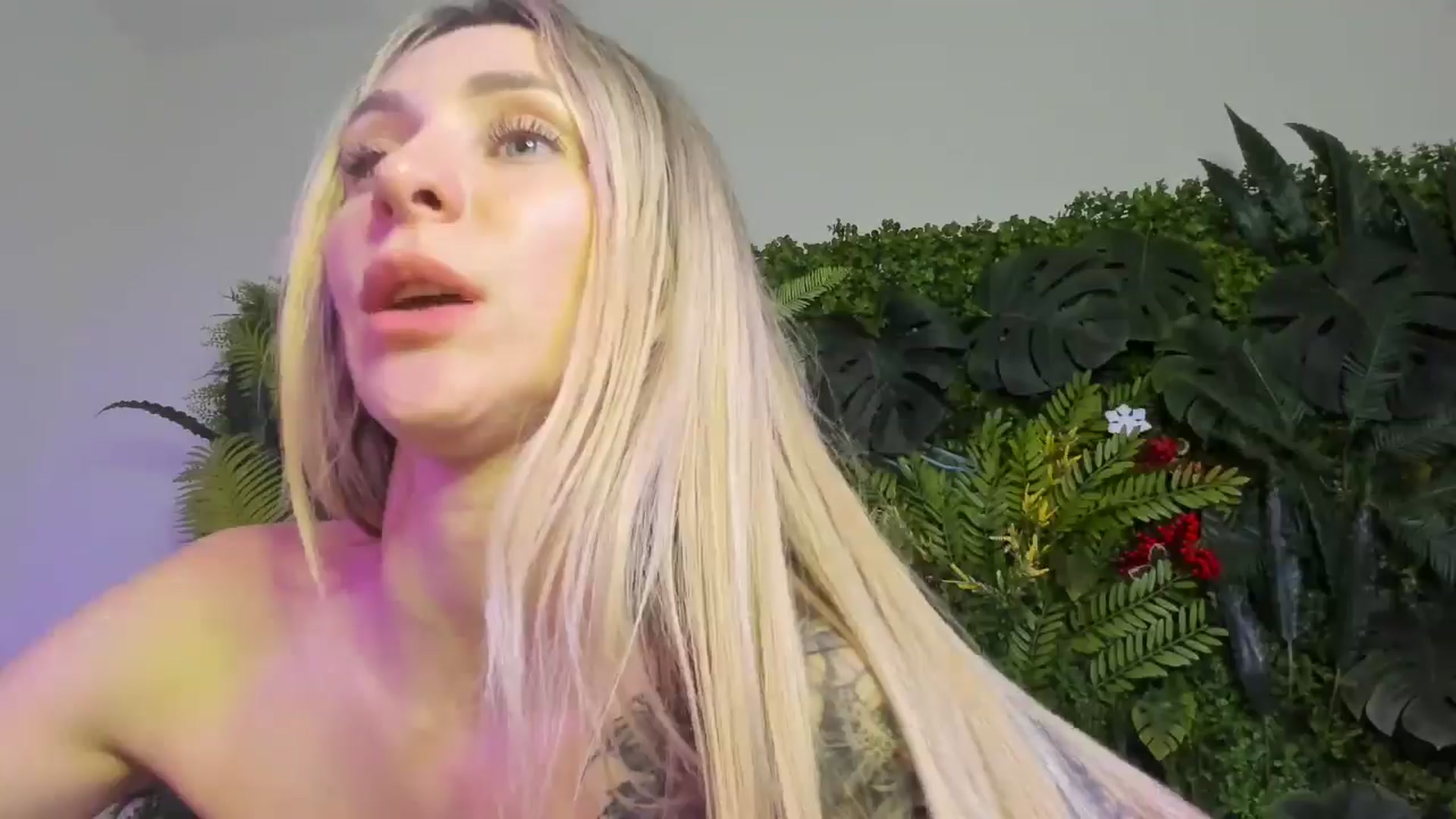 Horny_Blond video thumbnail