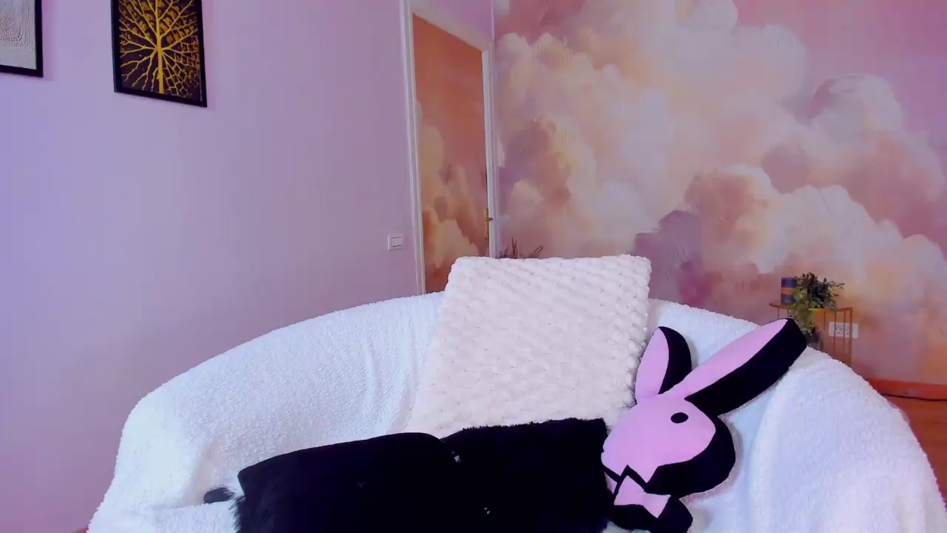 AwwwElla video thumbnail