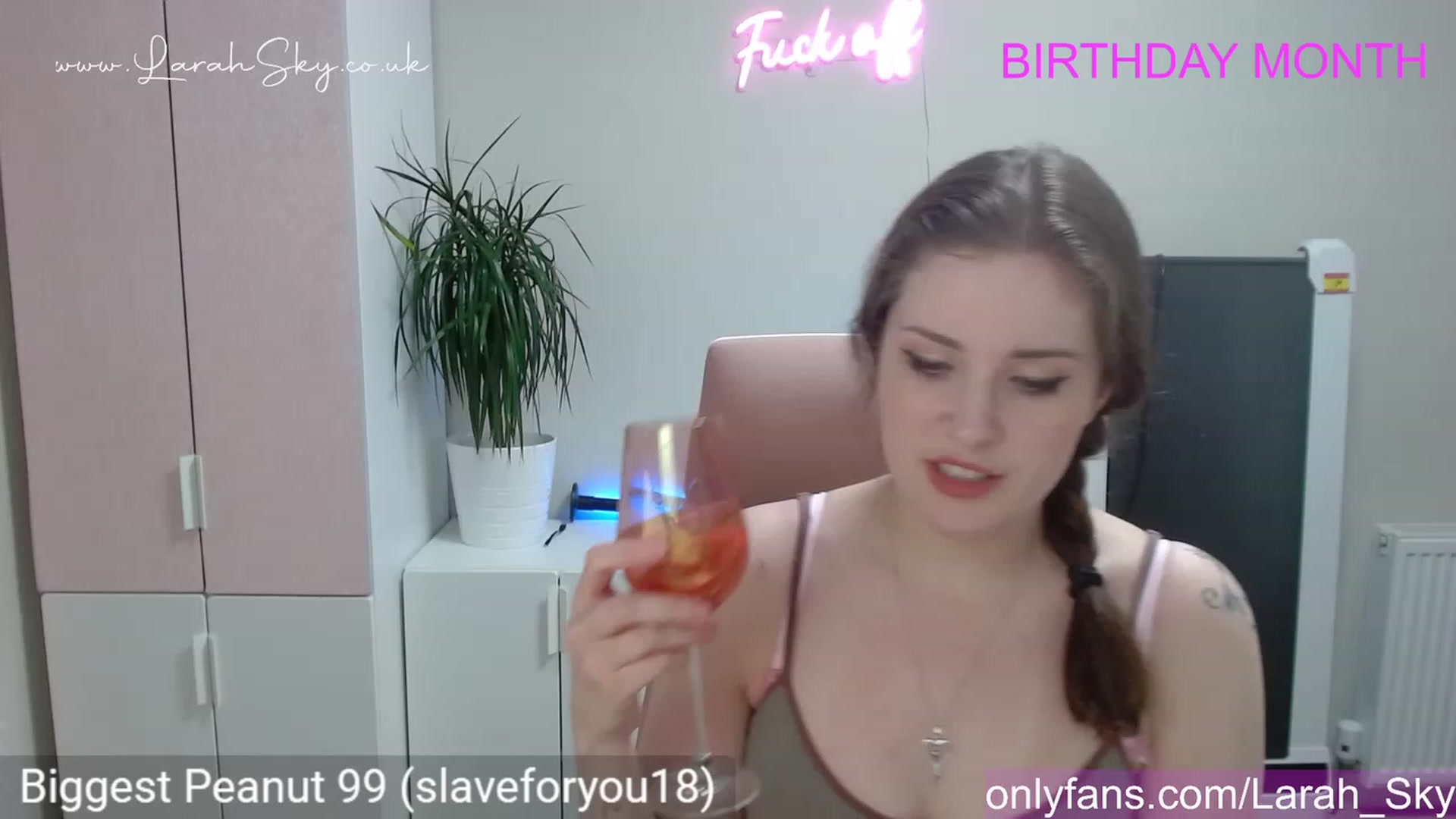 Larah_Sky video thumbnail