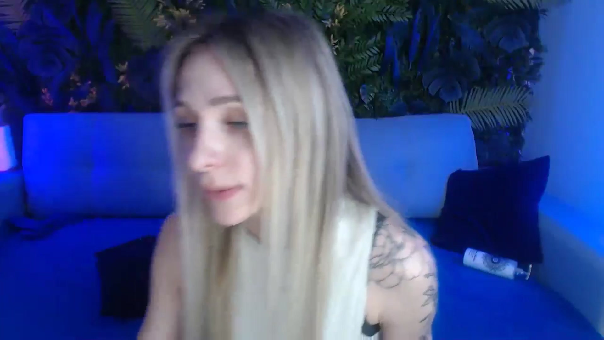 Horny_Blond video thumbnail