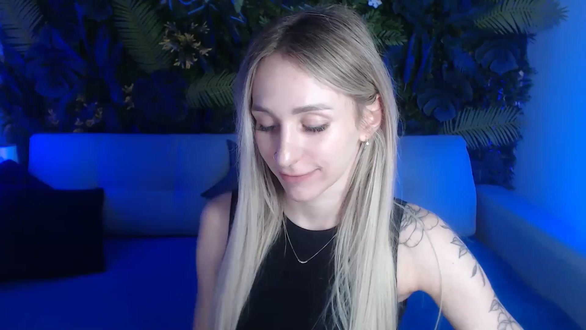 Horny_Blond video thumbnail