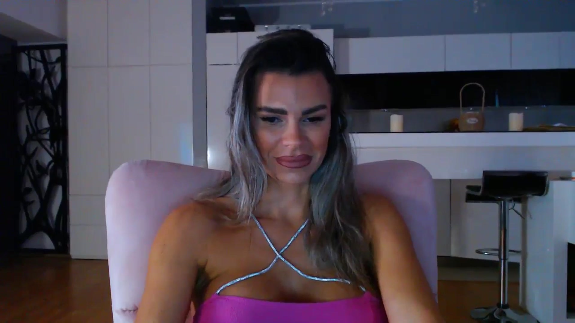 D_y_y video thumbnail