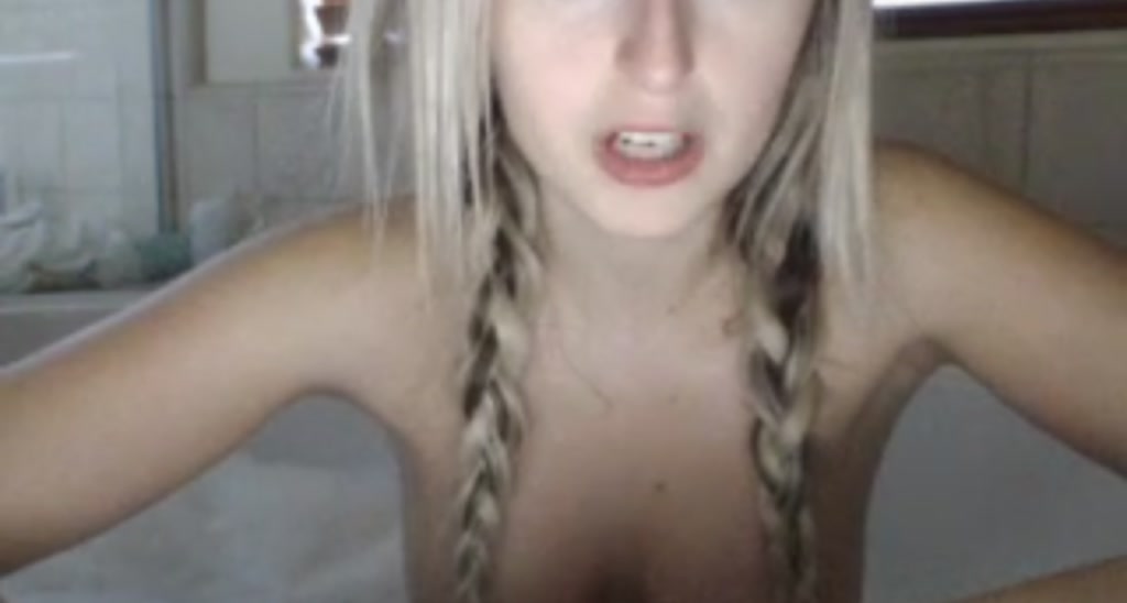 AriaNina video thumbnail