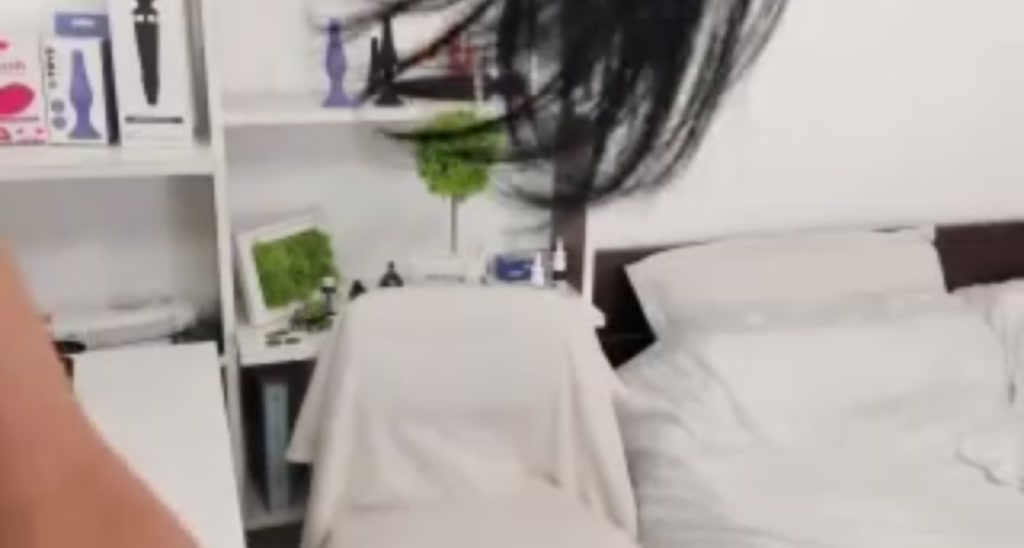 Hannah18x video thumbnail