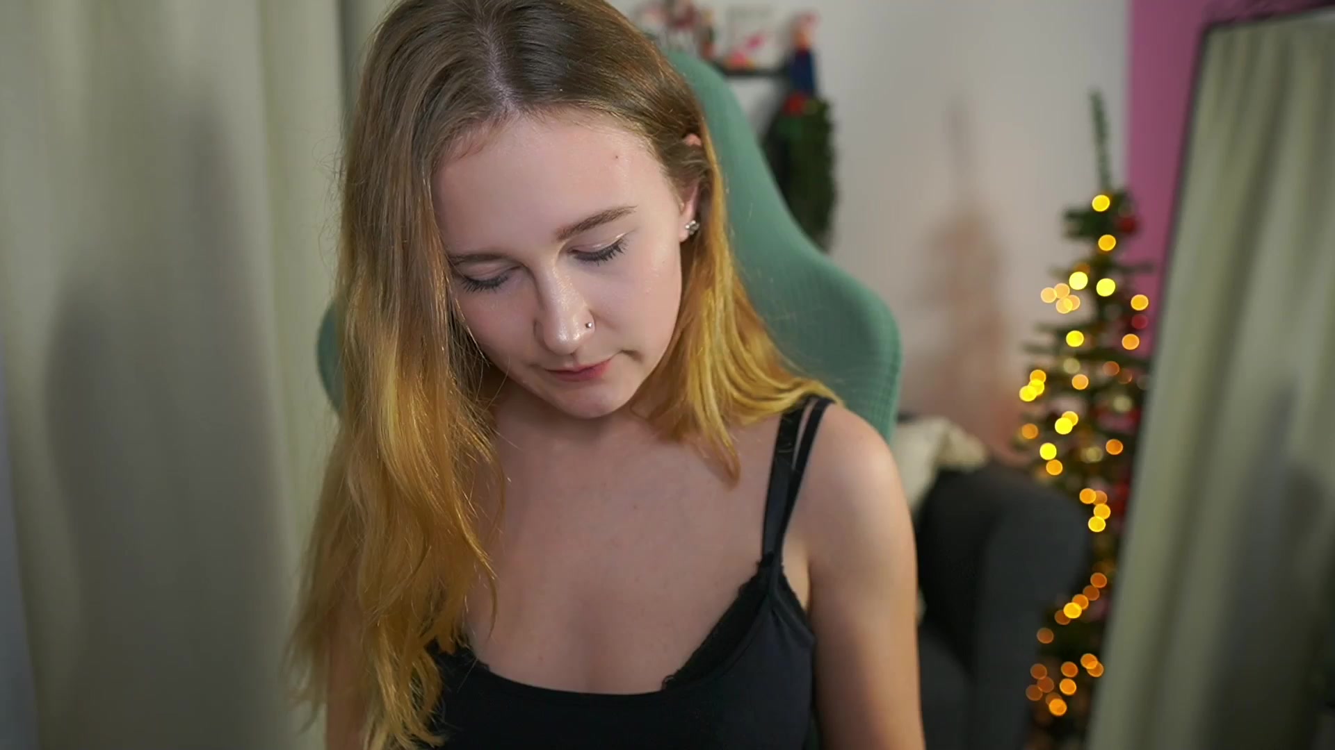 Glossy_babe_ video thumbnail