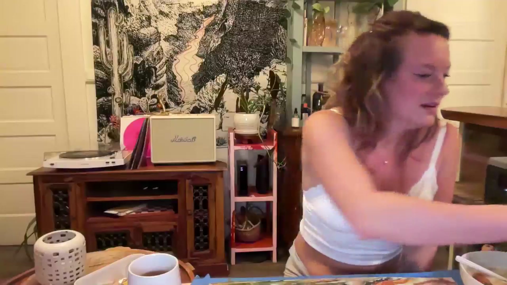 Ailia video thumbnail