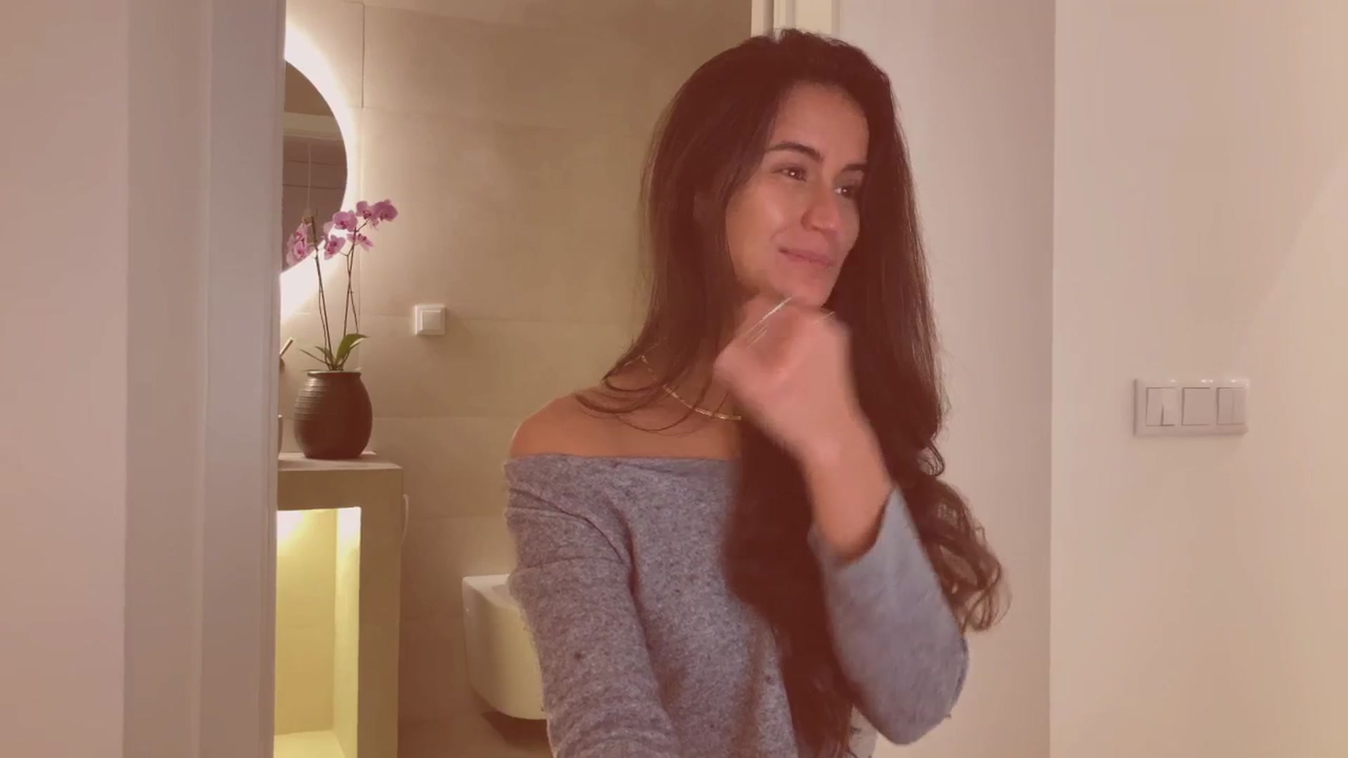 V_e_r_o_ video thumbnail