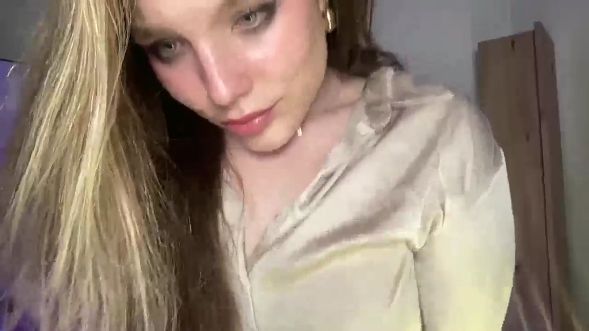 SabrinaGolden video thumbnail