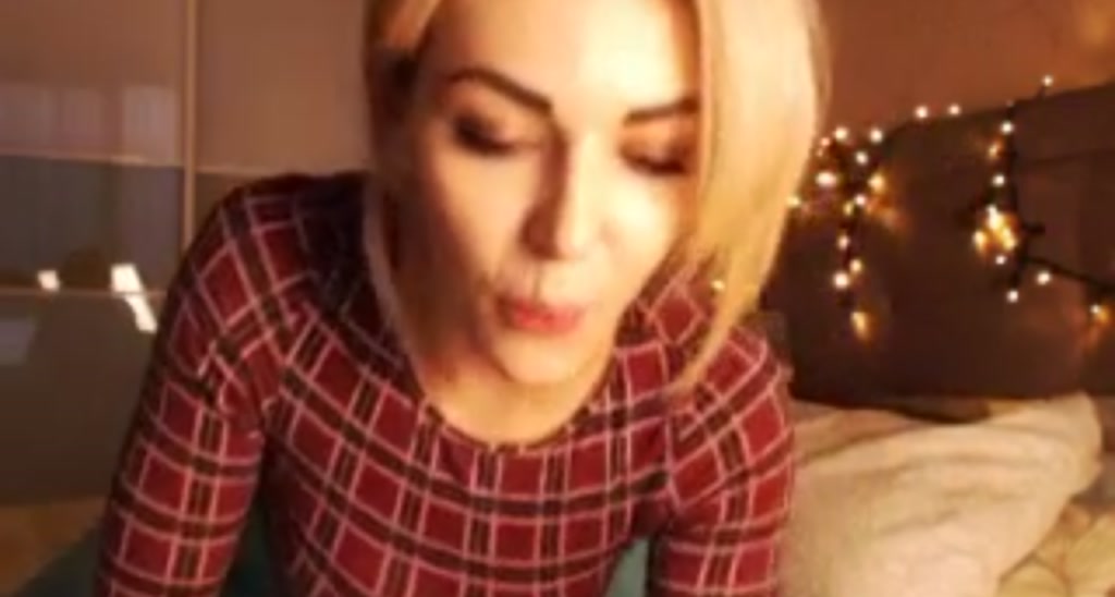 NellyBee video thumbnail