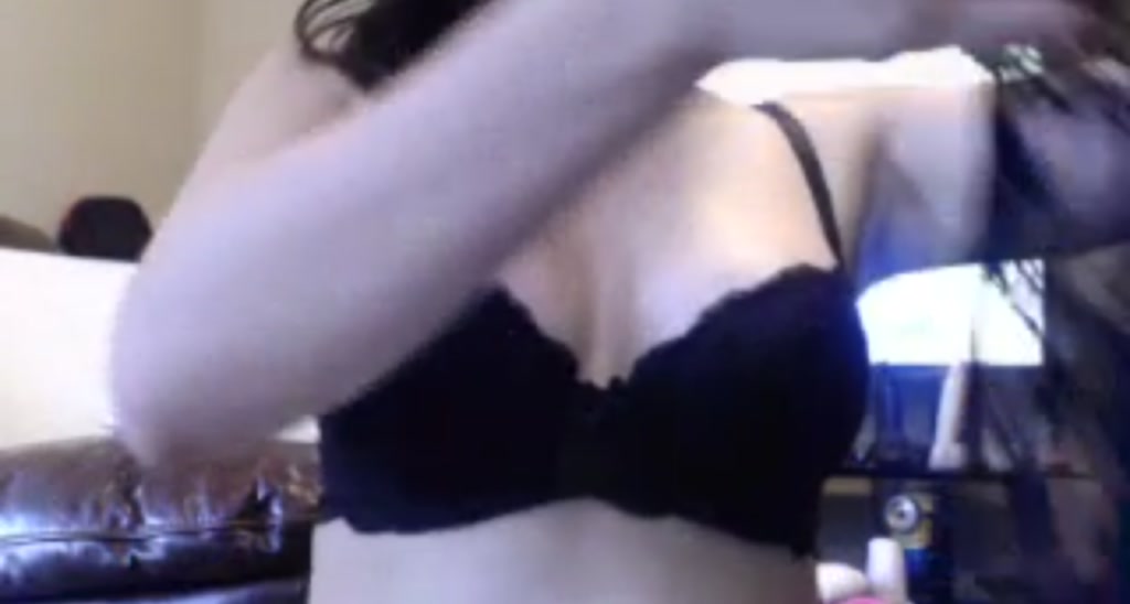 BellaTorrez video thumbnail