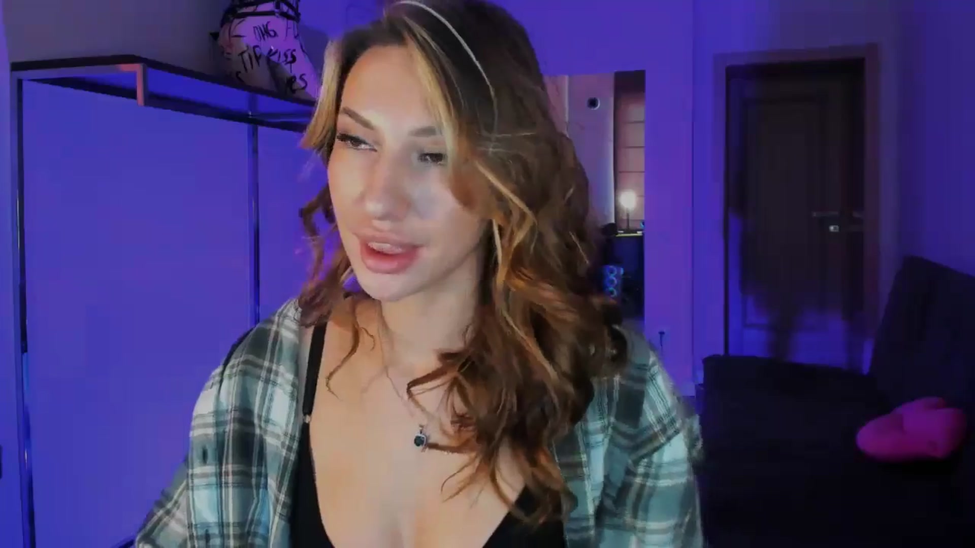 LovelyGin video thumbnail