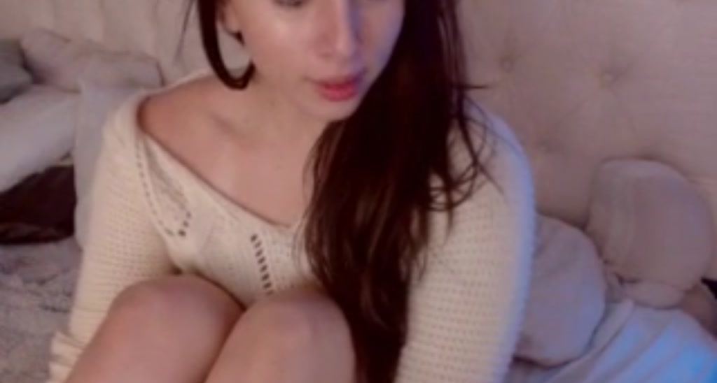 IsabelleDoll video thumbnail