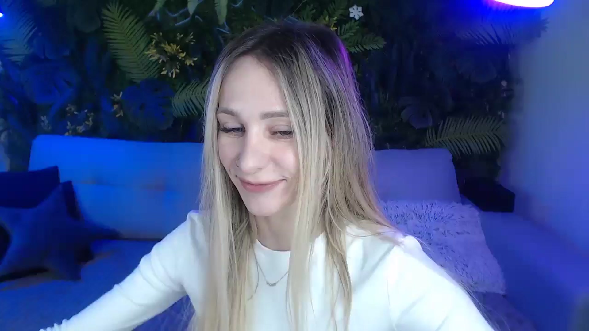 Horny_Blond video thumbnail