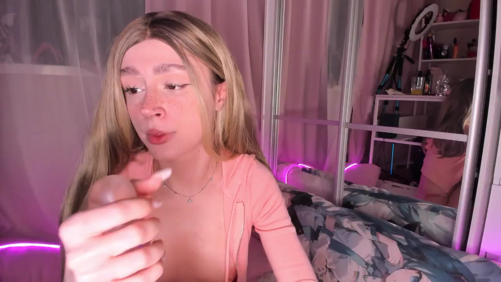 AliceXsweeT video thumbnail