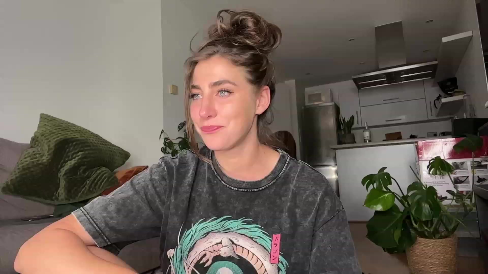 HelloViv video thumbnail