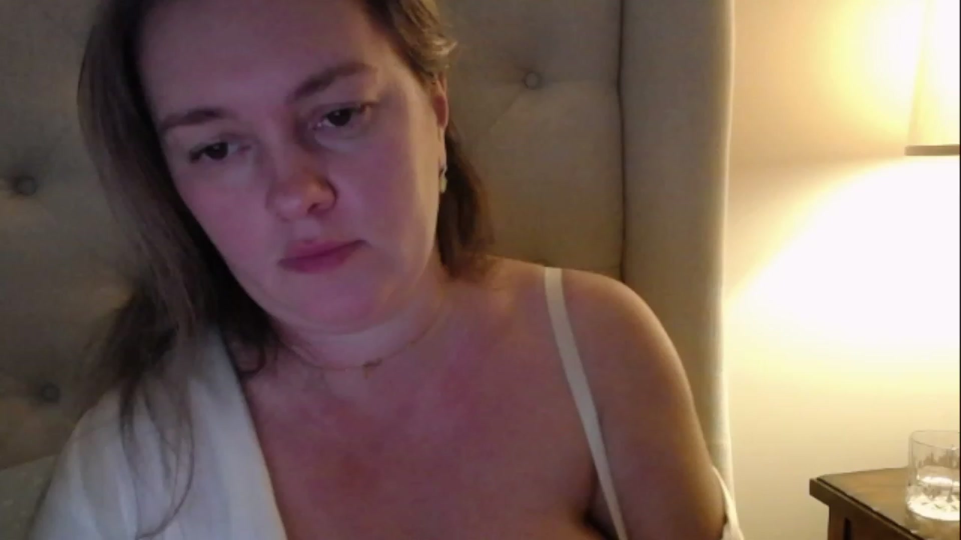 J0llye video thumbnail