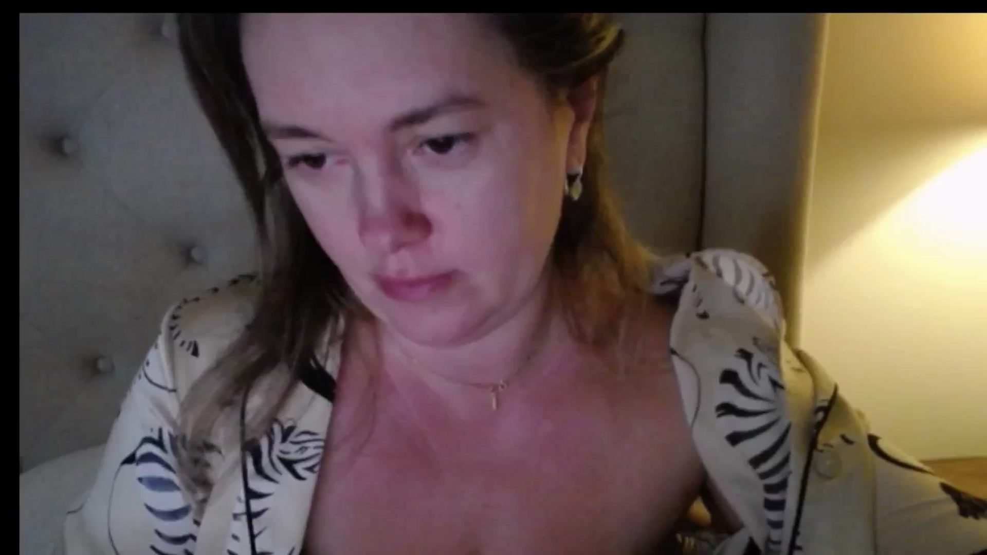 J0llye video thumbnail