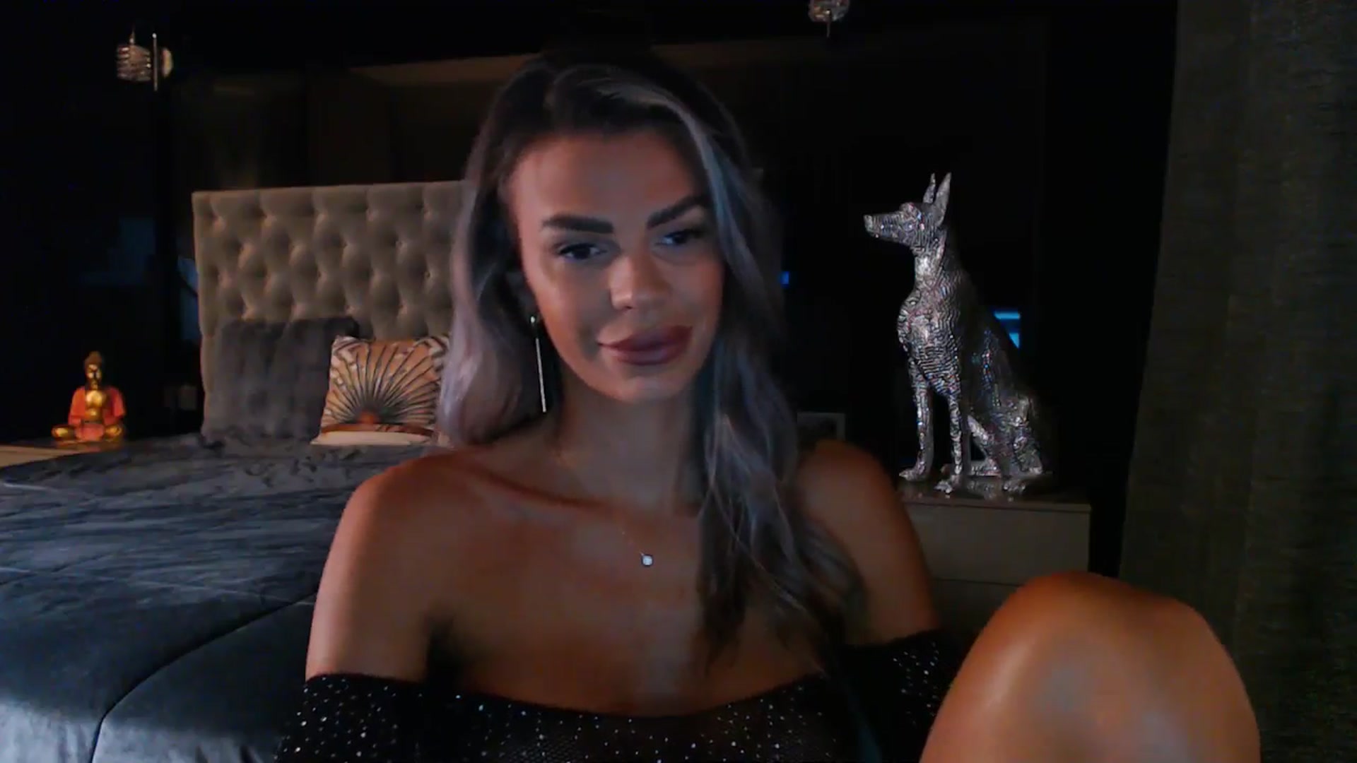D_y_y video thumbnail