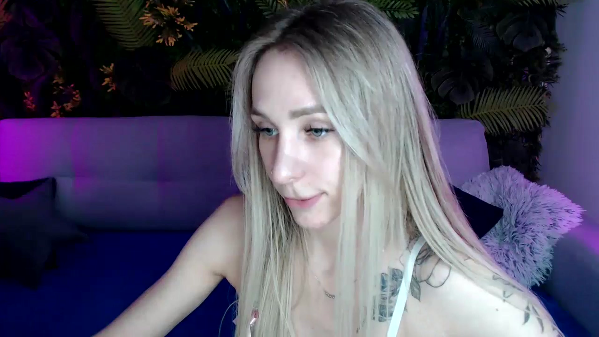 Horny_Blond video thumbnail
