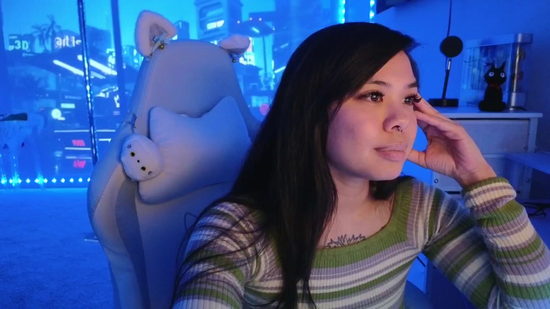 dolllface video thumbnail