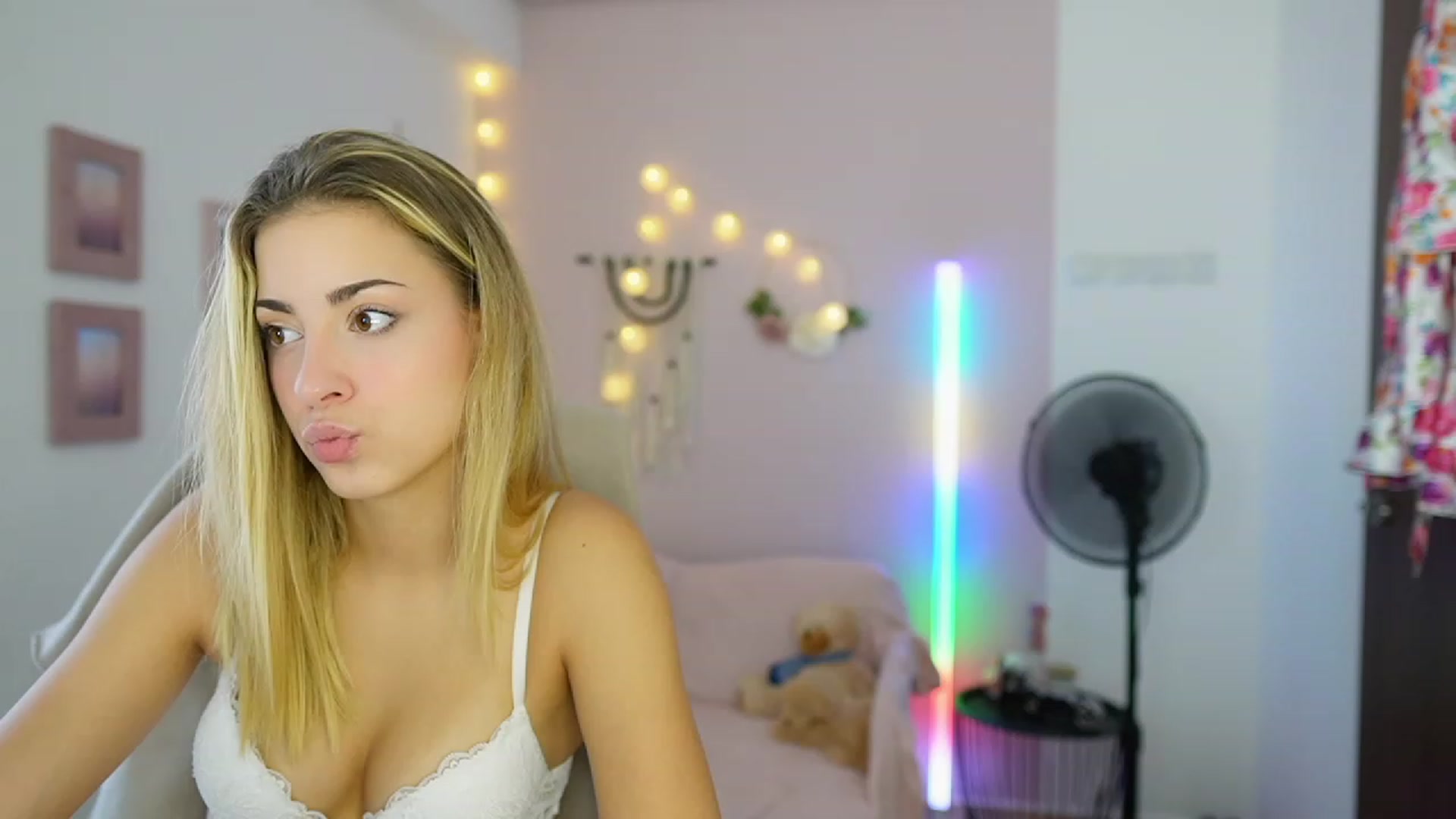 Gia_Lopez18 video thumbnail