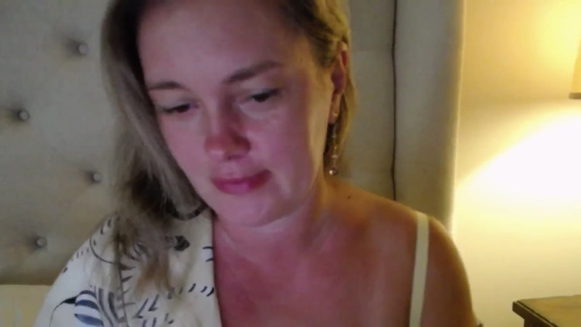 J0llye video thumbnail