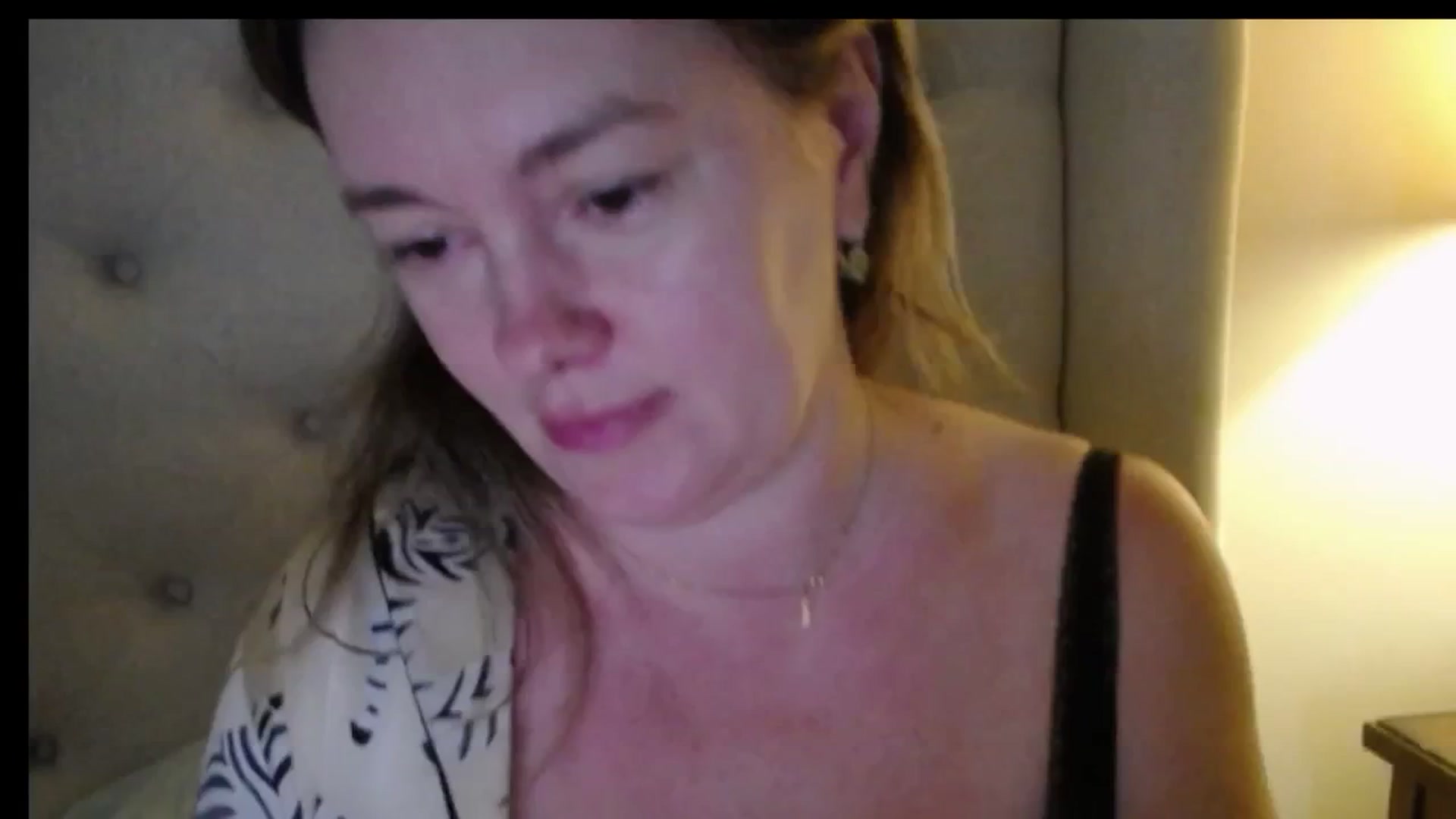 J0llye video thumbnail