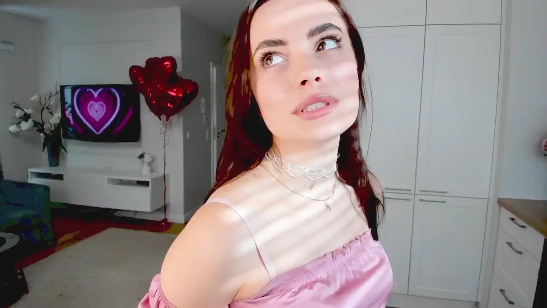 Hellenhottie video thumbnail