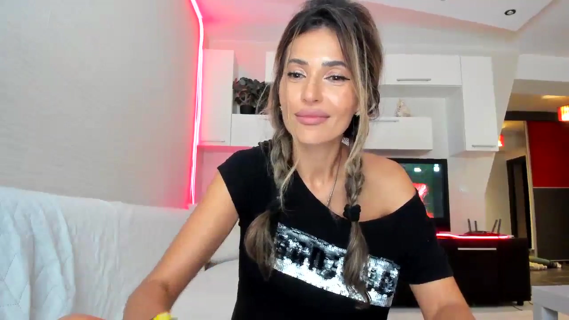 SmileyTinaa video thumbnail