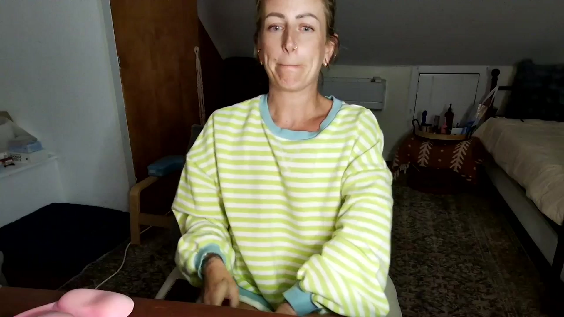 Lena_bee video thumbnail
