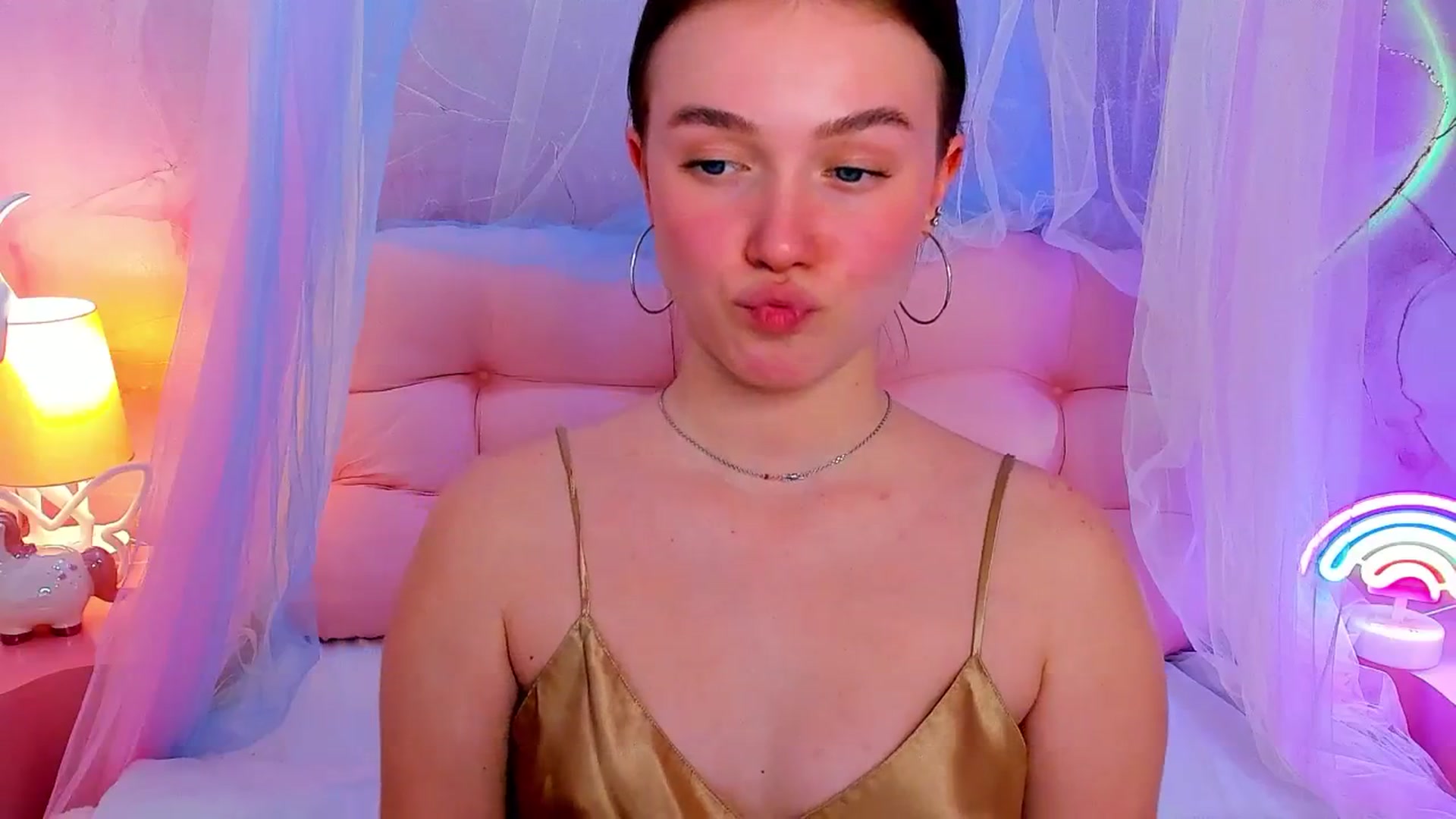 Beatrizz video thumbnail