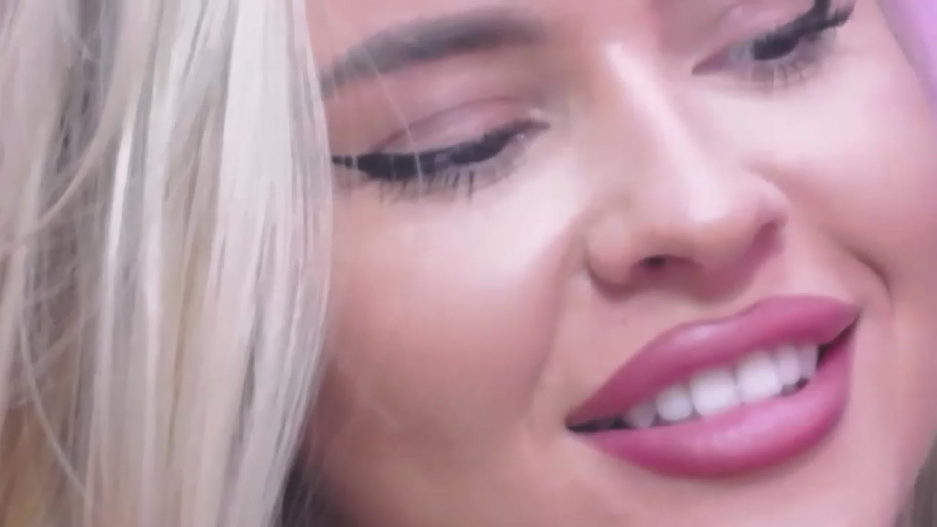 EmilyLax video thumbnail