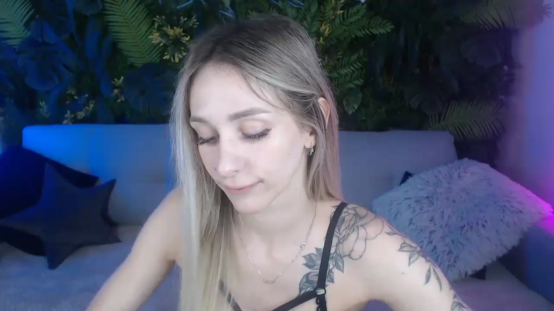 Horny_Blond video thumbnail
