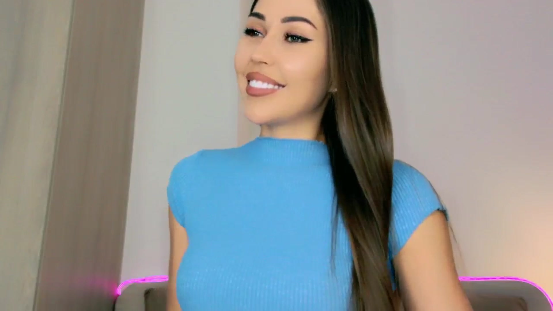 mia4sin video thumbnail