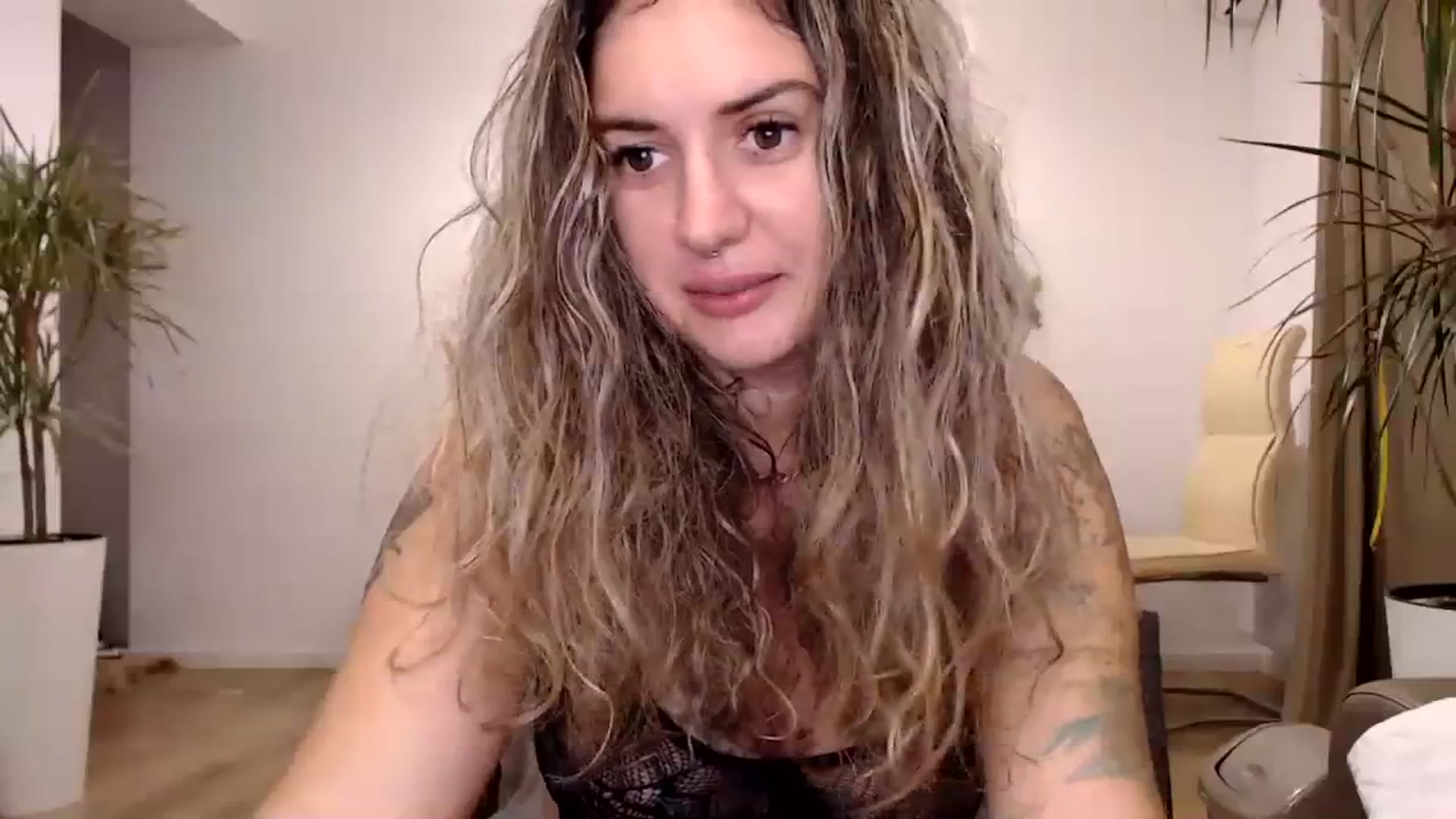 MissDivinna video thumbnail