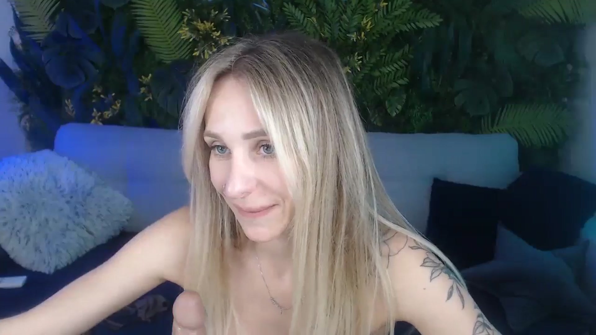 Horny_Blond video thumbnail